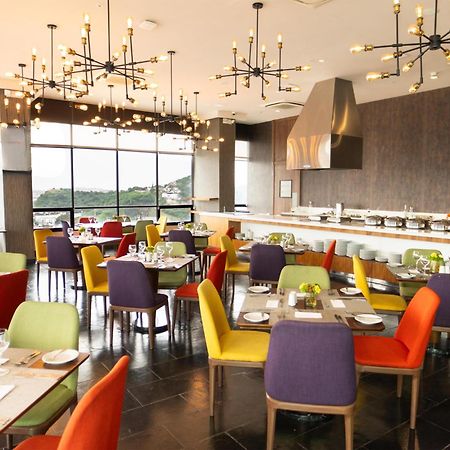 Doubletree By Hilton Guayaquil Hotel Exterior foto
